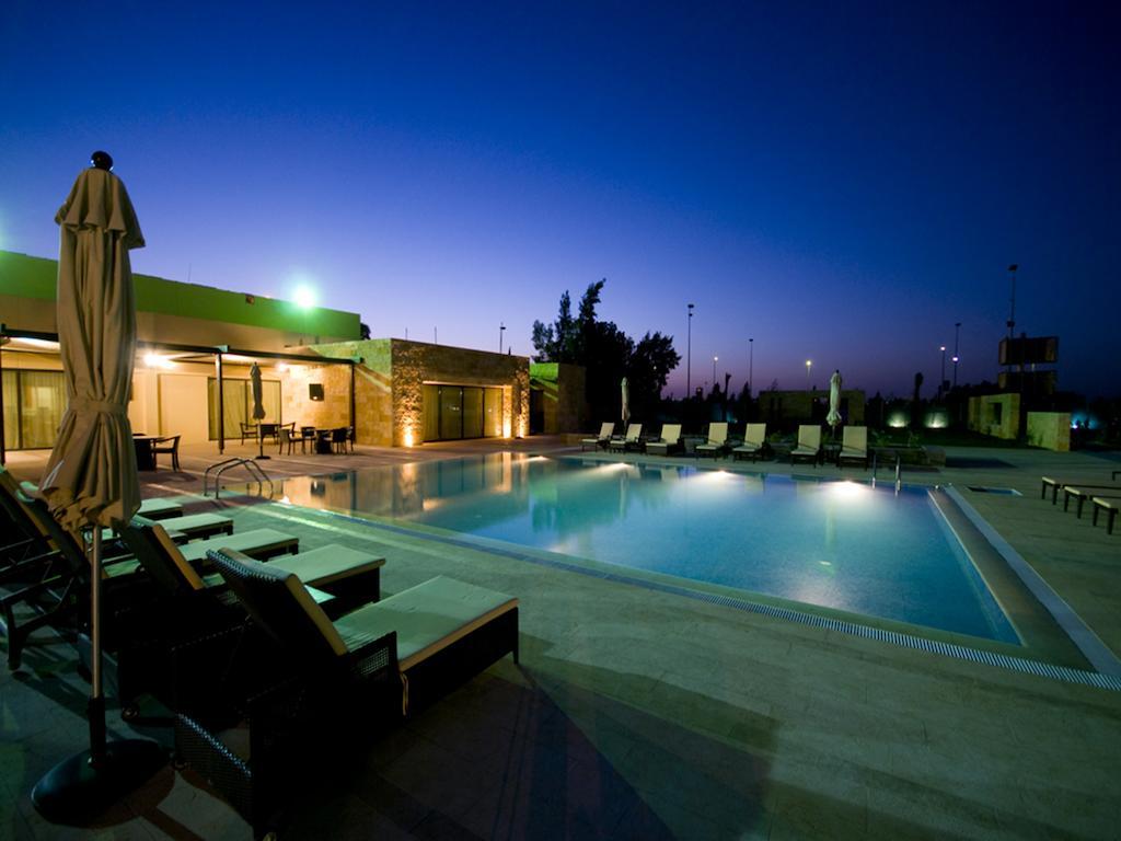 อัมมัน แอร์พอร์ต โฮเต็ล Hotel Al Qastal ภายนอก รูปภาพ